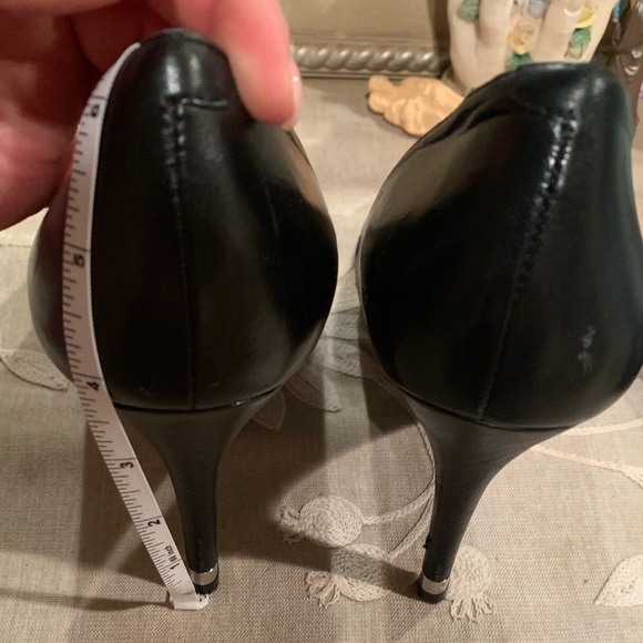 Marc Fisher Pumps - Picture 2 of 5